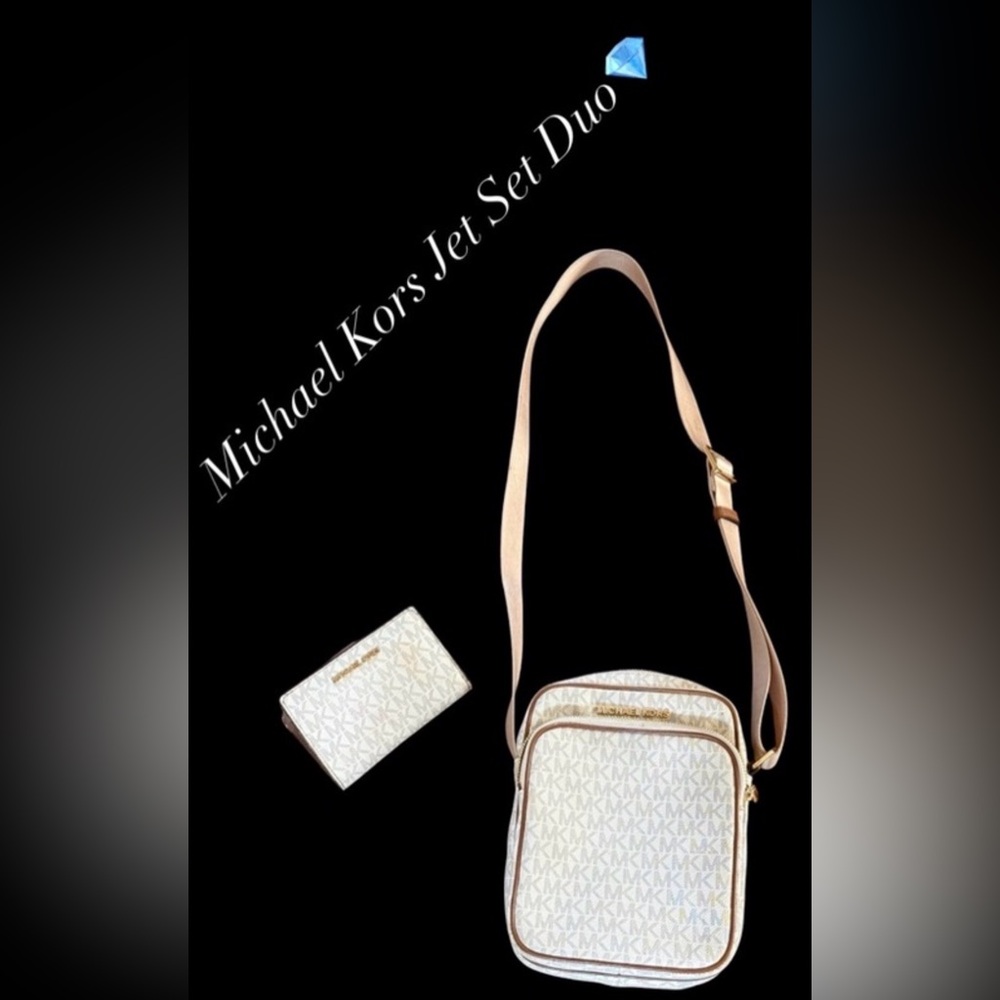 Michael Kors White/Beige Signature Jet Set Crossbody with Wallet